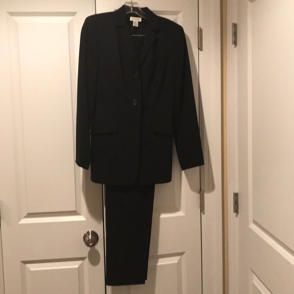 Black Ann Taylor Women’s Pant Suit